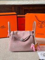 Hermes Lindy26 Full-Grain Leather Casual Lindy Bag - Image 11