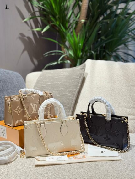 Louis Vuitton On The Go Horizontal Small Handbag - Elephant Grey/Embossed Excellent Capacity And Design.