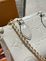 Louis Vuitton On The Go Horizontal Small Handbag - Elephant Grey/Embossed Excellent Capacity And Design. - Image 8