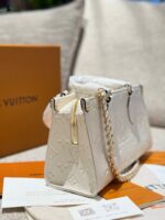 Louis Vuitton On The Go Horizontal Small Handbag - Elephant Grey/Embossed Excellent Capacity And Design. - Image 9
