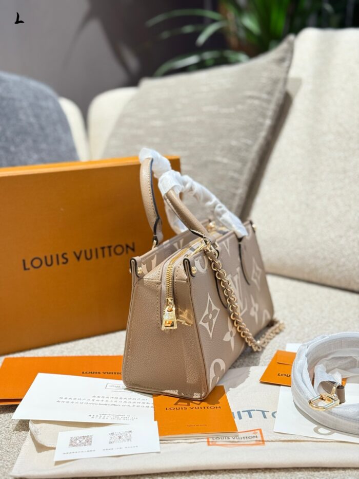 Louis Vuitton On The Go Horizontal Small Handbag - Elephant Grey - Spacious Yet Refined Design - Image 3