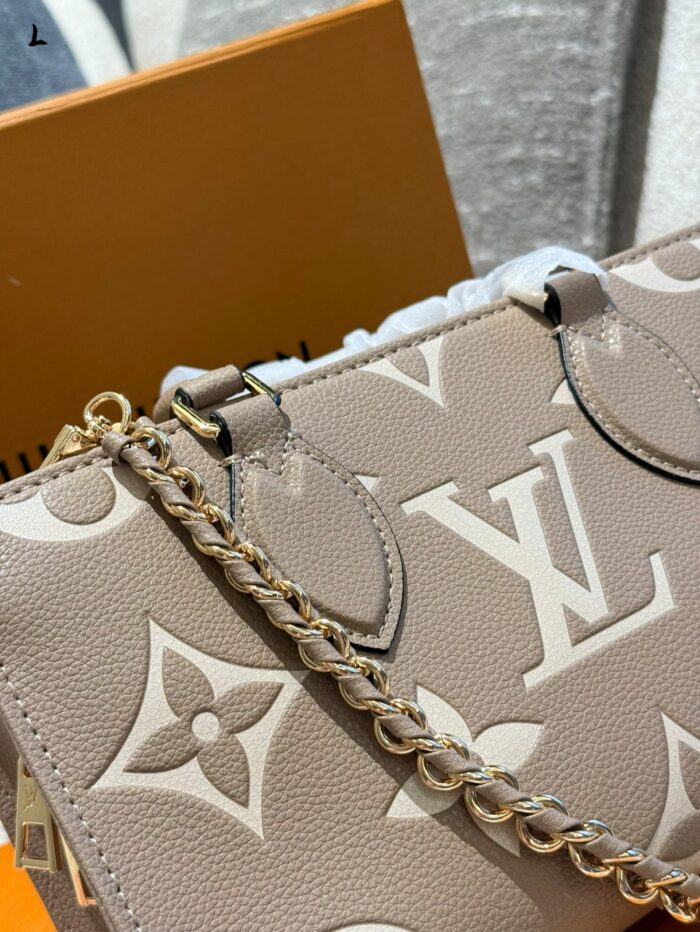 Louis Vuitton On The Go Horizontal Small Handbag - Elephant Grey - Spacious Yet Refined Design - Image 4