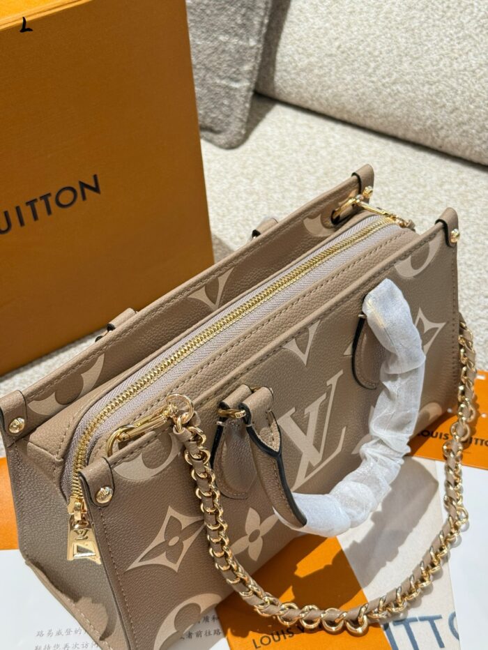 Louis Vuitton On The Go Horizontal Small Handbag - Elephant Grey - Spacious Yet Refined Design - Image 6