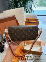 Louis Vuitton Ivy Monogram Canvas Handbag With Detachable Shoulder Strap And Chain - Image 3