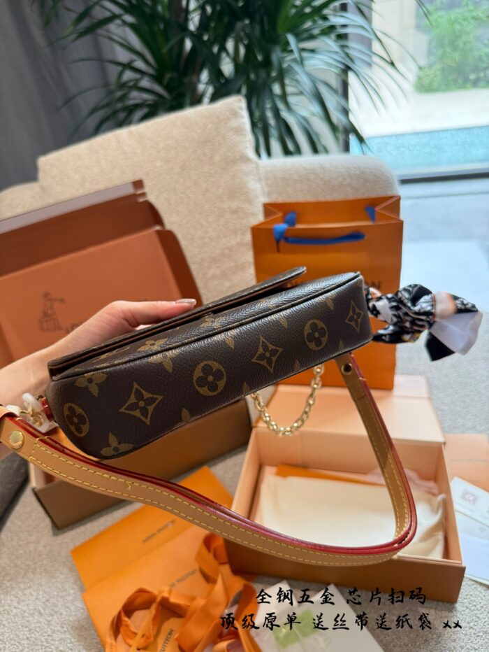 Louis Vuitton Ivy Monogram Canvas Handbag With Detachable Shoulder Strap And Chain - Image 9