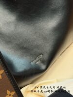 Louis Vuitton All Dark Carryall Original Calfskin Monogram Shoulder Strap Large Capacity Bag - Image 8