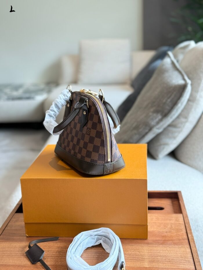 Louis Vuitton Alma Bb Monogram Multicolore Shell Bag Classic And Practical, Authentic High-Quality - Image 4