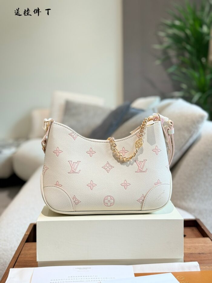 Louis Vuitton May New Release: Creamy Strawberry Croissant Bag Creamy White With Strawberry Sauce Multiple Carrying Styles For Youthful Charm - Image 4