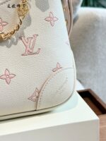 Louis Vuitton May New Release: Creamy Strawberry Croissant Bag Creamy White With Strawberry Sauce Multiple Carrying Styles For Youthful Charm - Image 5
