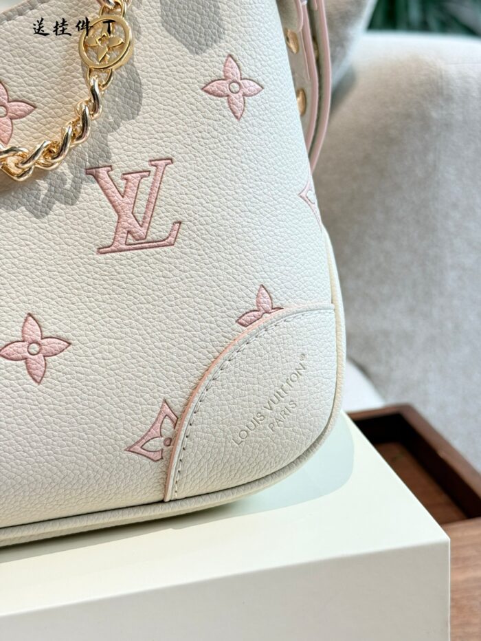 Louis Vuitton May New Release: Creamy Strawberry Croissant Bag Creamy White With Strawberry Sauce Multiple Carrying Styles For Youthful Charm - Image 5