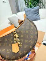 Louis Vuitton Looping New Size Dual Shoulder Straps Bag Attachment Double Box Packaging - Image 6