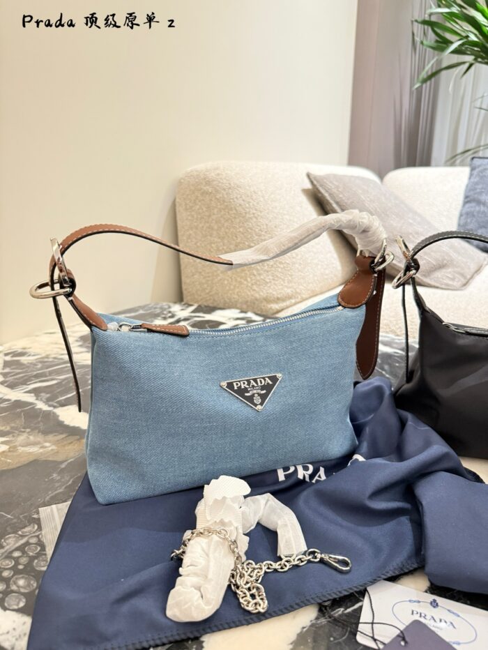 Prada Nylon Dumpling Bag Charming Silhouette Leather-Reinforced Corners Spacious And Versatile - Image 8