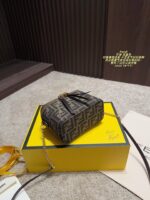 Fendi Mini Foldable Lunchbox Bag Stylish, Elegant And Versatile - Image 6