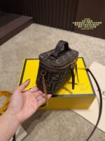 Fendi Mini Foldable Lunchbox Bag Stylish, Elegant And Versatile - Image 7
