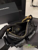 Chanel Hobo Underarm Bag Lambskin With Four Pockets Retro Chic - Image 9