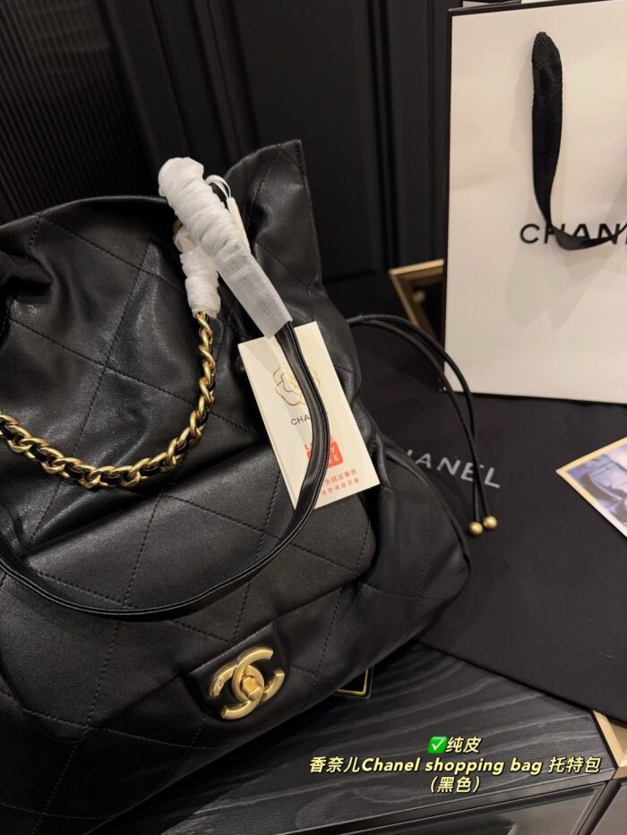 Chanel Shopping Bag Tote Black & Gold Quilted Leather Chunky Chain Straps Genuine Leather Vintage Design Generous Capacity - Image 4