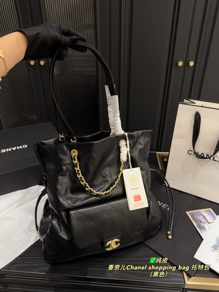 Chanel Shopping Bag Tote Black & Gold Quilted Leather Chunky Chain Straps Genuine Leather Vintage Design Generous Capacity - Image 12