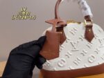 Louis Vuitton Shell Bag Sweet Yet Edgy, Versatile And Stylish Highly Fashionable And Visually Striking A Must-Have For Every Trendy Girl - Image 4