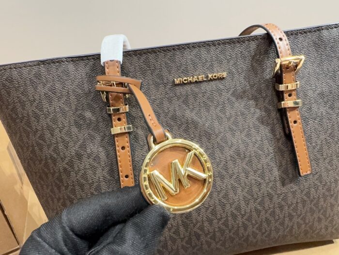 Michael Kors New Arrival Tote Shopping Bag Genuine Pvc Material, Classic And Elegant - Image 4