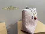 Coach City Tote Bag With Coin Purse Practical And Versatile Stylish For Everyday Outings - Image 4