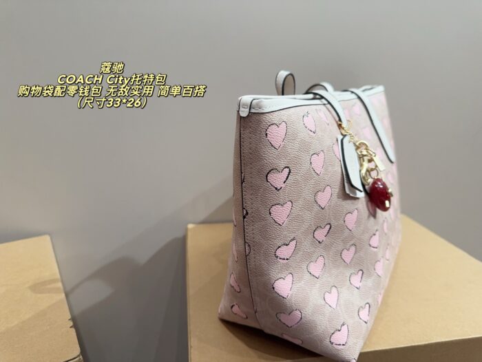 Coach City Tote Bag With Coin Purse Practical And Versatile Stylish For Everyday Outings - Image 4