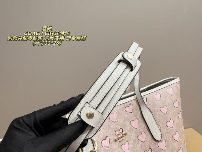 Coach City Tote Bag With Coin Purse Practical And Versatile Stylish For Everyday Outings - Image 7