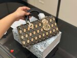 Dior Lady Horizontal Diana Bag 2025 New Style Dual Straps Complete With Box - Image 2