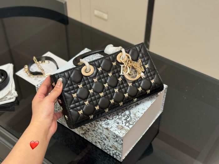Dior Lady Horizontal Diana Bag 2025 New Style Double Strap With Butterfly Adornment Quilted Pattern Bag - Image 1