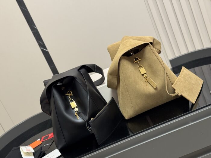 Saint Laurent Gaby Bucket Hobo Bag Continuing The Elegant And Independent Spirit - Image 1