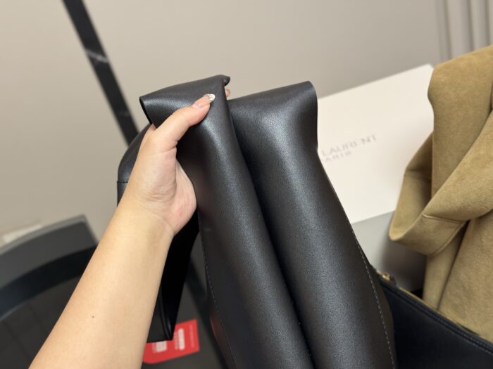 Saint Laurent Gaby Bucket Hobo Bag Continuing The Elegant And Independent Spirit - Image 6