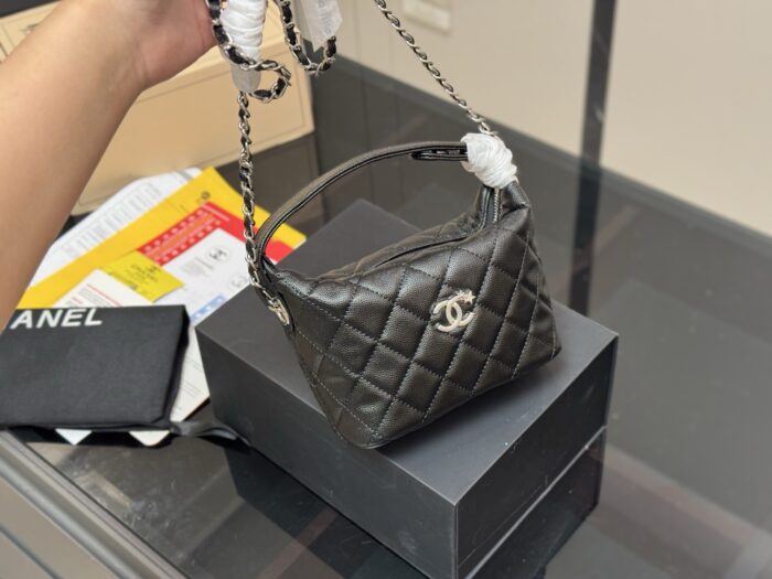 Chanel Hobo Bag Lightweight Yet Spacious Exquisitely Crafted And Practical Effortlessly Versatile - Image 2