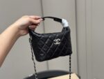 Chanel Hobo Bag Lightweight Yet Spacious Exquisitely Crafted And Practical Effortlessly Versatile - Image 9