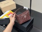 Chanel Hobo Bag Lightweight Yet Spacious Exquisitely Crafted And Practical Effortlessly Versatile - Image 14