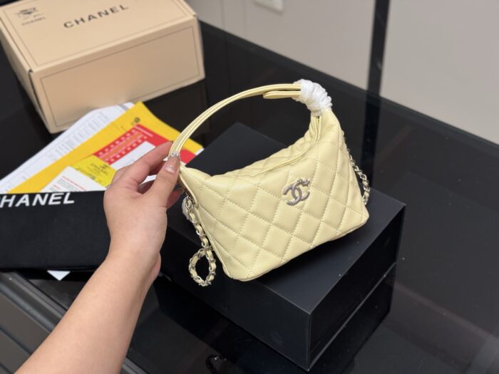 Chanel Hobo Bag Lightweight Yet Spacious Exquisitely Crafted And Practical Effortlessly Versatile - Image 15