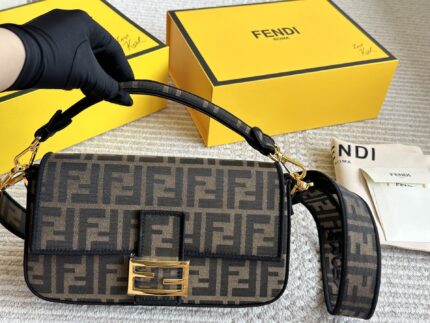 Fendi Vintage Monogram Bag Handheld/Crossbody Wide Shoulder Strap