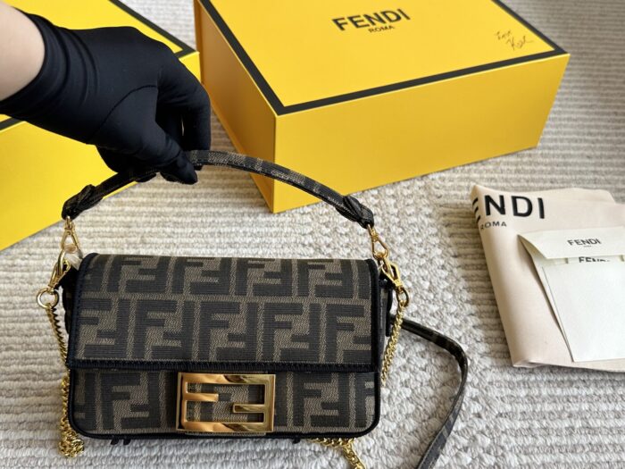 Fendi Baguette Shoulder/Crossbody Bag Effortlessly Street-Chic Compact And Adorable - Image 1