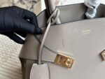 Ferragamo Trifolio Classic Shoulder Bag Adjustable Strap With Cancini Buckle Practical Card Slots Compact And Elegant - Image 5