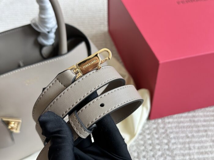 Ferragamo Trifolio Classic Shoulder Bag Adjustable Strap With Cancini Buckle Practical Card Slots Compact And Elegant - Image 9