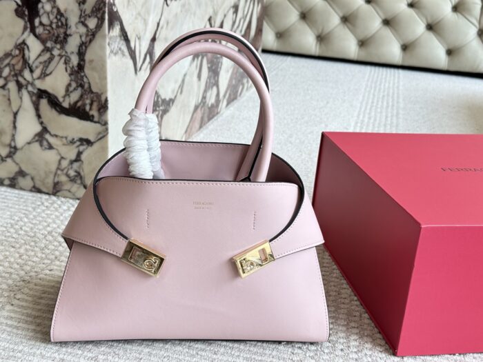 Ferragamo Trifolio Classic Shoulder Bag Adjustable Strap With Cancini Buckle Practical Card Slots Compact And Elegant - Image 17