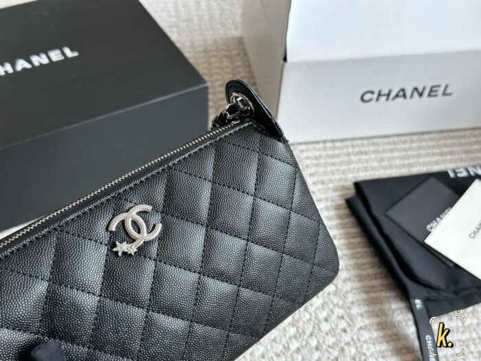 Chanel 25S Multi-Wear Handbag In Immaculate Condition - Image 2