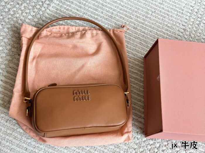 Miu Miu Cowhide Bowling Bag Handbag - Image 10