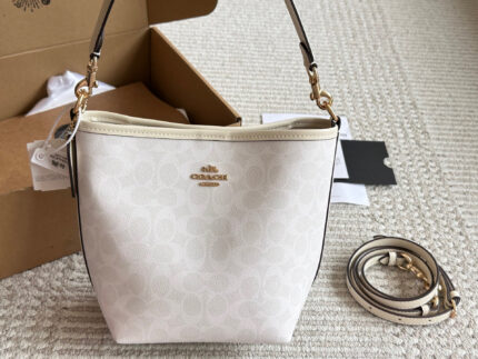 Coach New Bucket Bag Casual And Relaxed With A Structured, Full Silhouette Perfect For Underarm Or Crossbody Carry Essential For Commuting