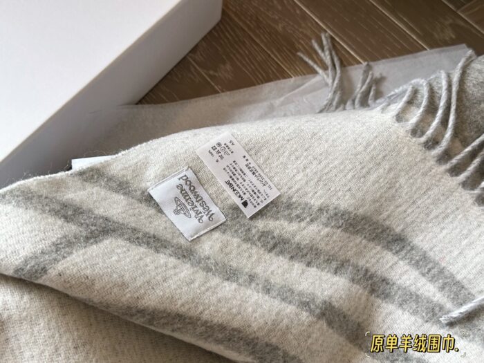 Vivienne Westwood New Wool Scarf Minimalist And Elegant Soft Against The Skin Generous Dimensions - Image 3