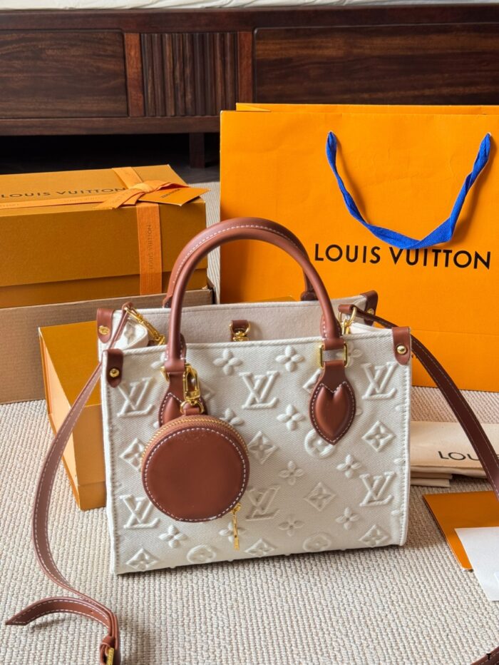 Louis Vuitton On The Go Jungle Print Bag Handheld/Shoulder Strap Large Logo Resistant To Deformation - Image 1