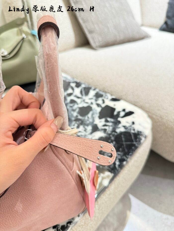 Hermes Lindy 26 3Q Cherry Blossom Pink Deer Skin Handbag - Princess-Style Effortless Charm - Image 3