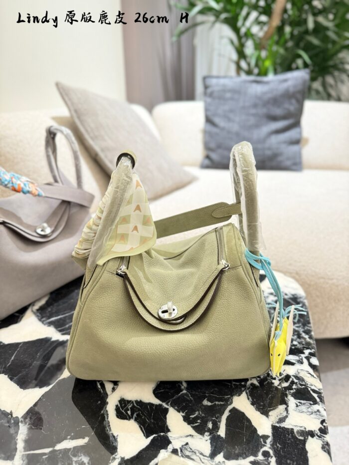 Hermes Lindy 26 3Q Cherry Blossom Pink Deer Skin Handbag - Princess-Style Effortless Charm - Image 10