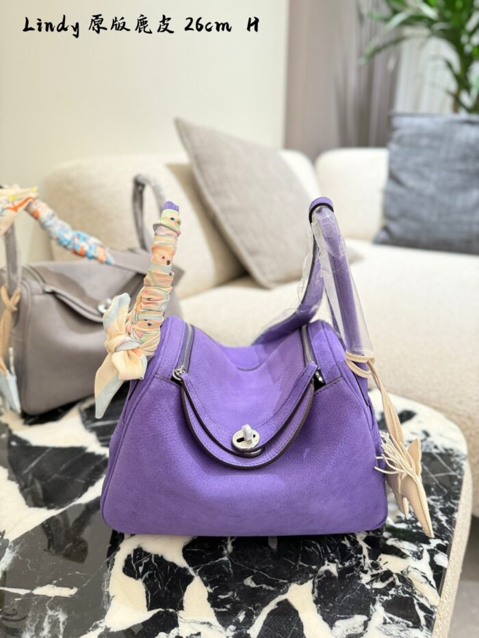 Hermes Lindy 26 3Q Cherry Blossom Pink Deer Skin Handbag - Princess-Style Effortless Charm - Image 12