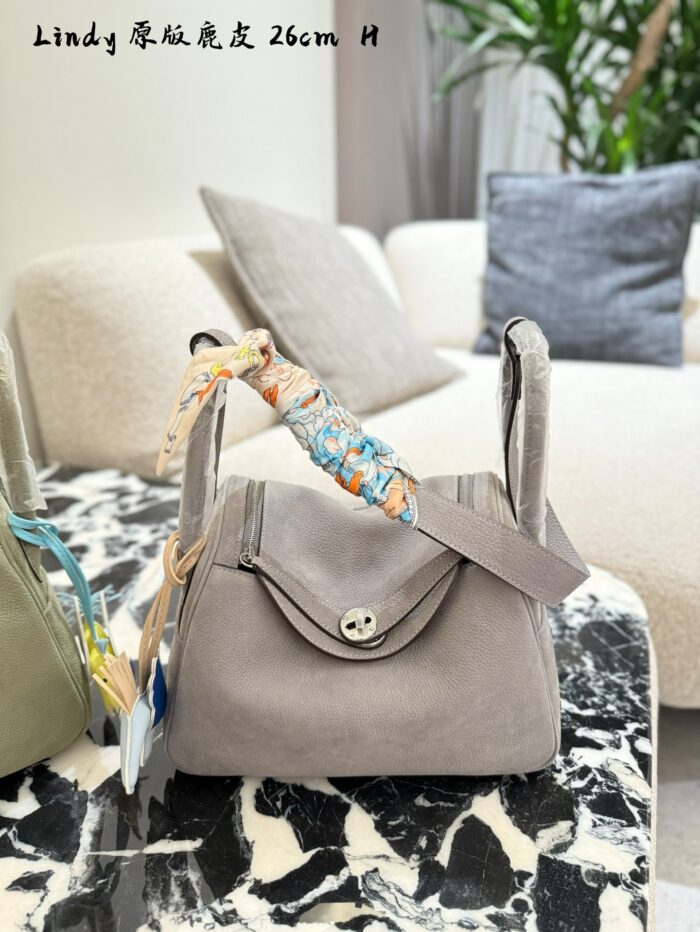 Hermes Lindy 26 3Q Cherry Blossom Pink Deer Skin Handbag - Princess-Style Effortless Charm - Image 14