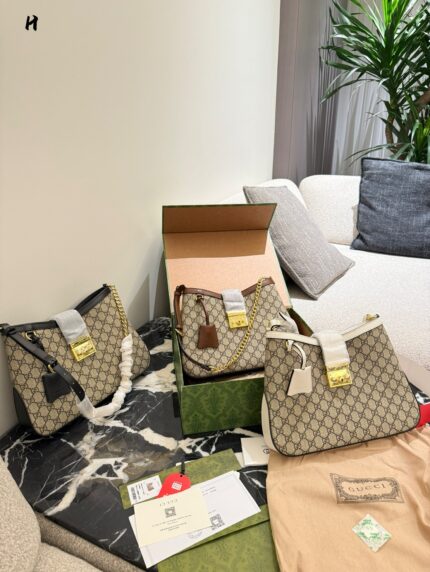Gucci Padlock Series Medium Backpack 2024 New Arrival Lightweight, Sleek, Structured Professional Commuter Bag