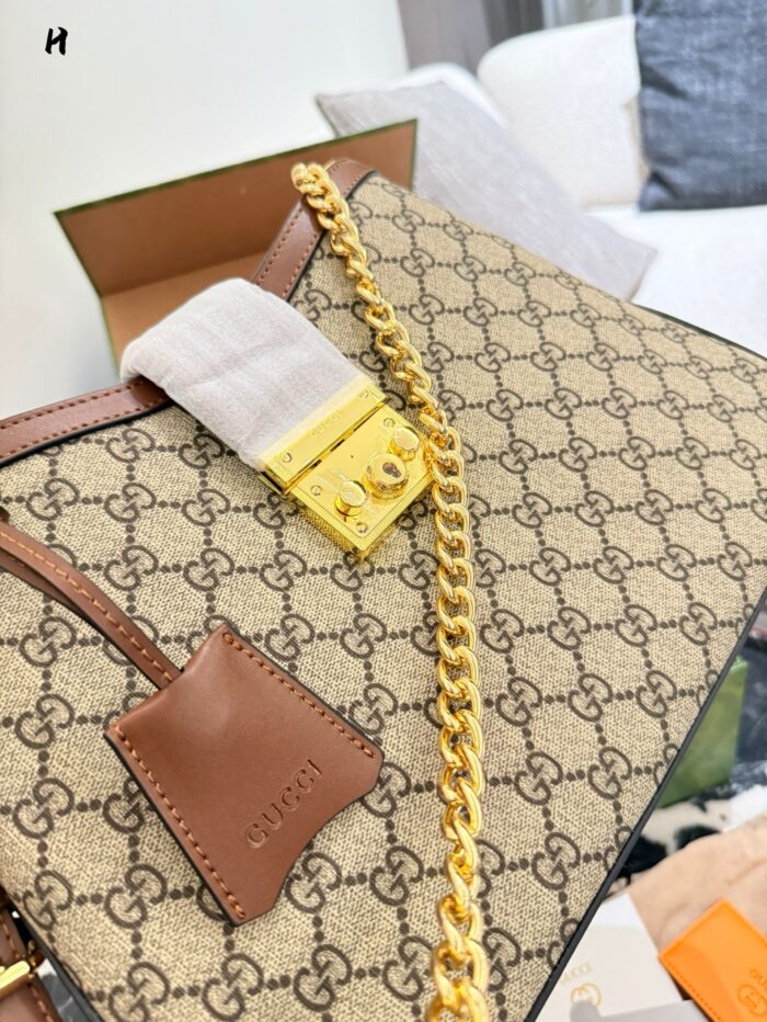 Gucci Padlock Series Medium Backpack 2024 New Arrival Lightweight, Sleek, Structured Professional Commuter Bag - Image 3